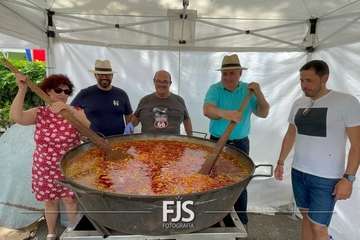 Lomo Magullo celebra el Día del Vecino en plena ola de calor/Francisco Javier Santana.